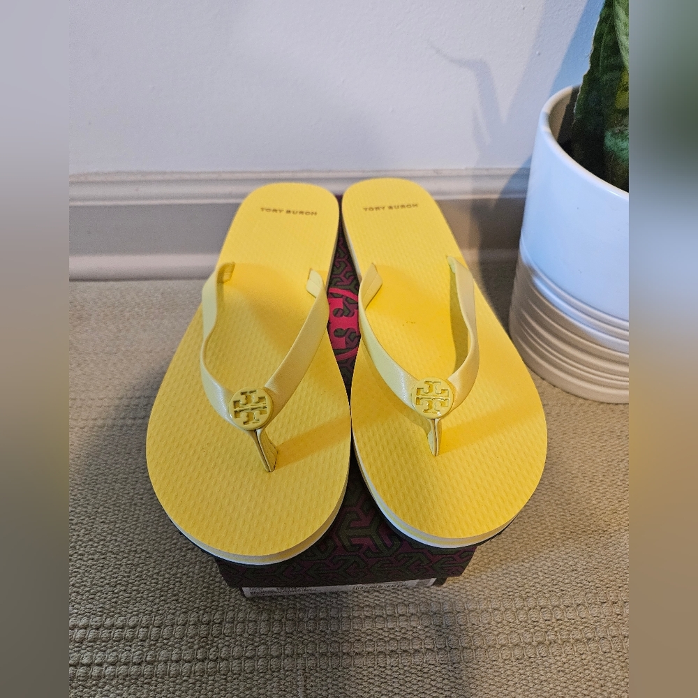 Tory Burch minnie minnie flip flop yellow